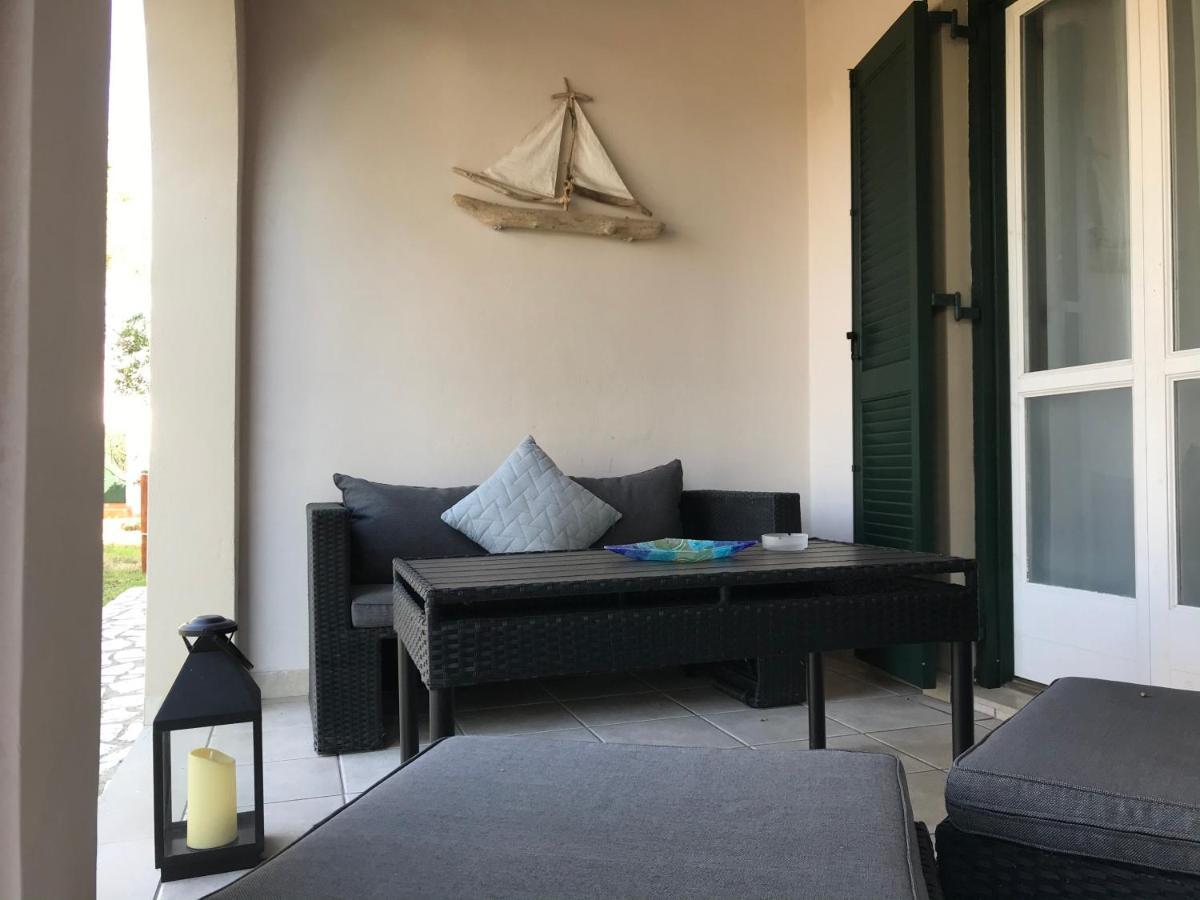 Sirios Apartment Ахарави Екстериор снимка