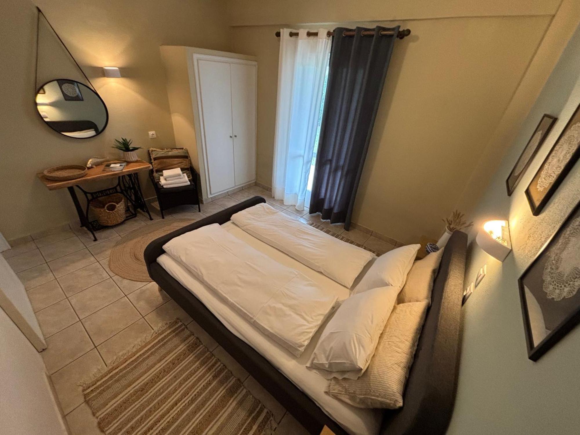 Sirios Apartment Ахарави Екстериор снимка