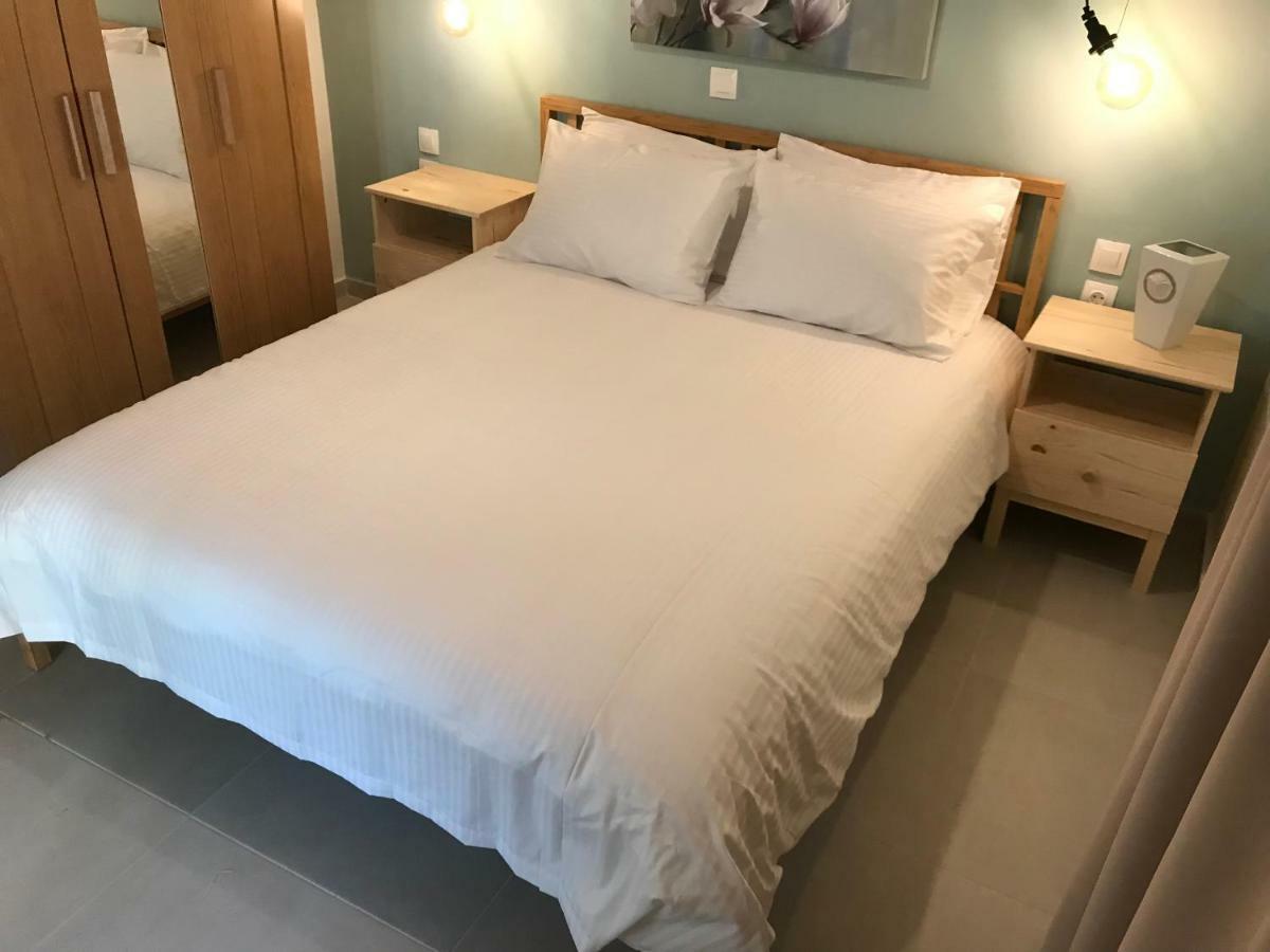 Sirios Apartment Ахарави Екстериор снимка
