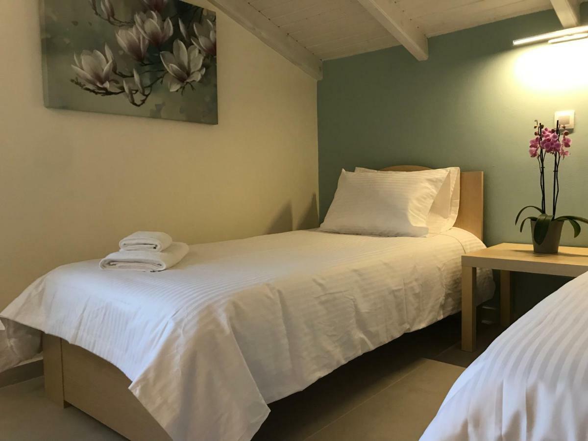 Sirios Apartment Ахарави Екстериор снимка