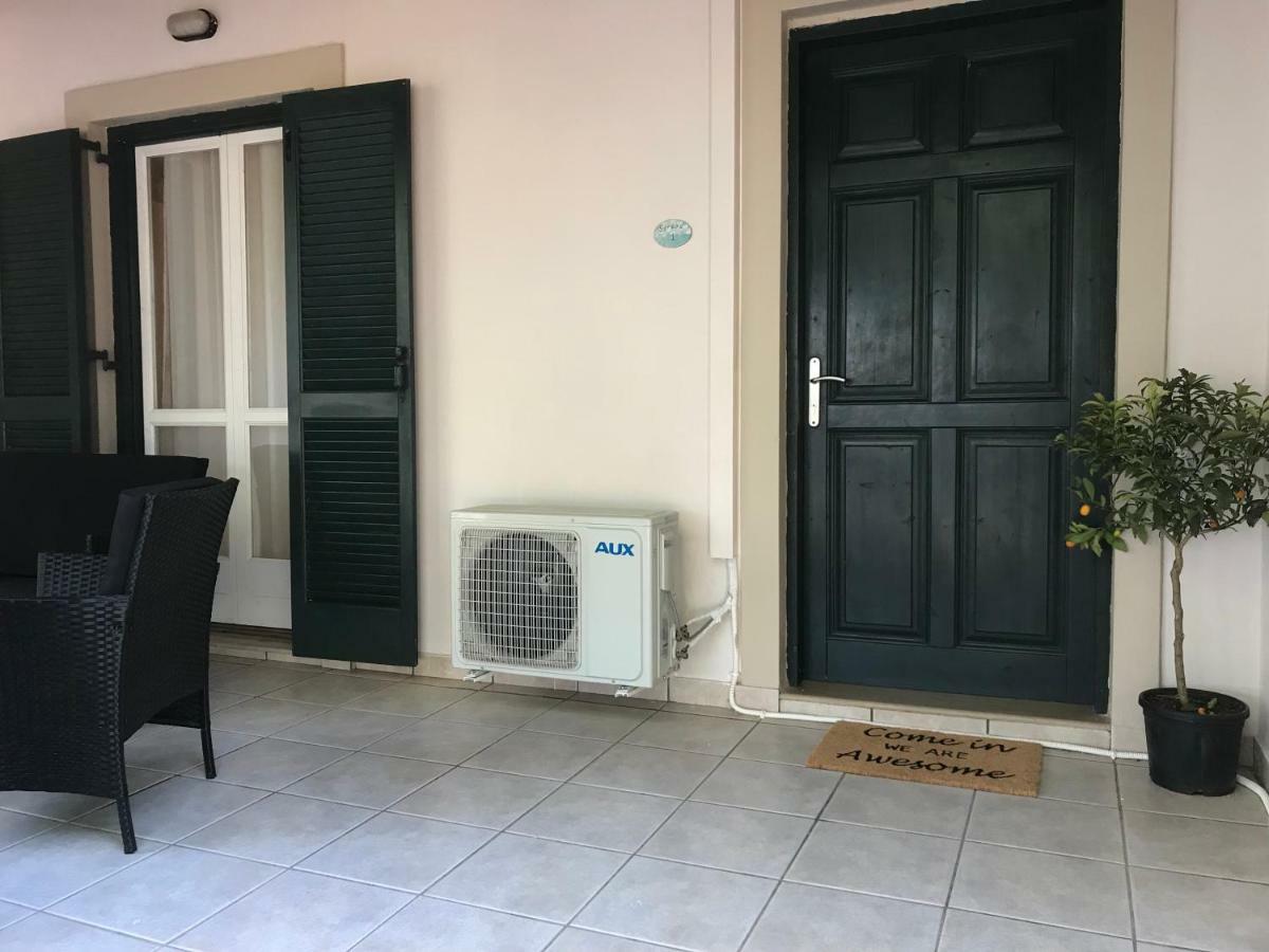 Sirios Apartment Ахарави Екстериор снимка